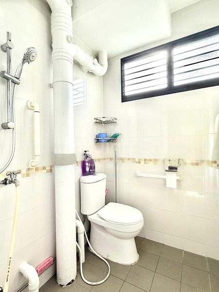 4 Room (4NG) HDB for Sale in  221A Jurong East Street 21 - Image 1